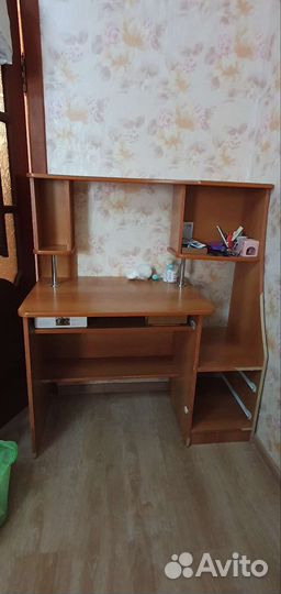 Компьютерный стол