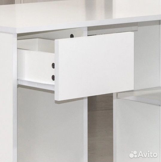 Стол универсальный со стеллажом. В наличии