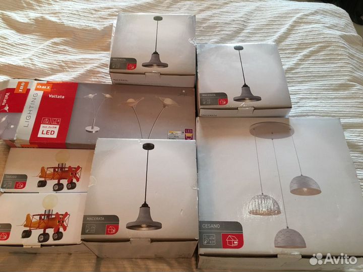 Люстры, светильники, подвесы бетон