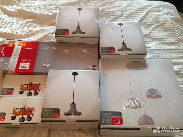 Люстры, светильники, подвесы бетон