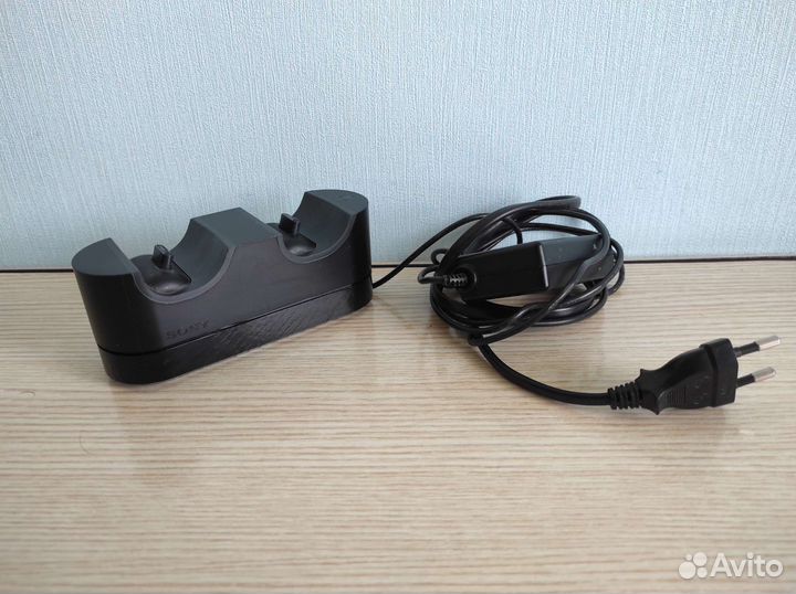 Зарядная станция для геймпадов ps4 (док станция)