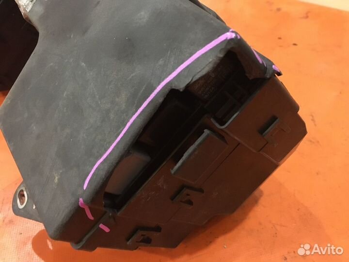 Блок предохранителей Jaguar Xf CC9