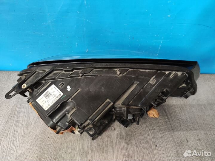 Фара левая Volkswagen Touareg 2 2010-2018