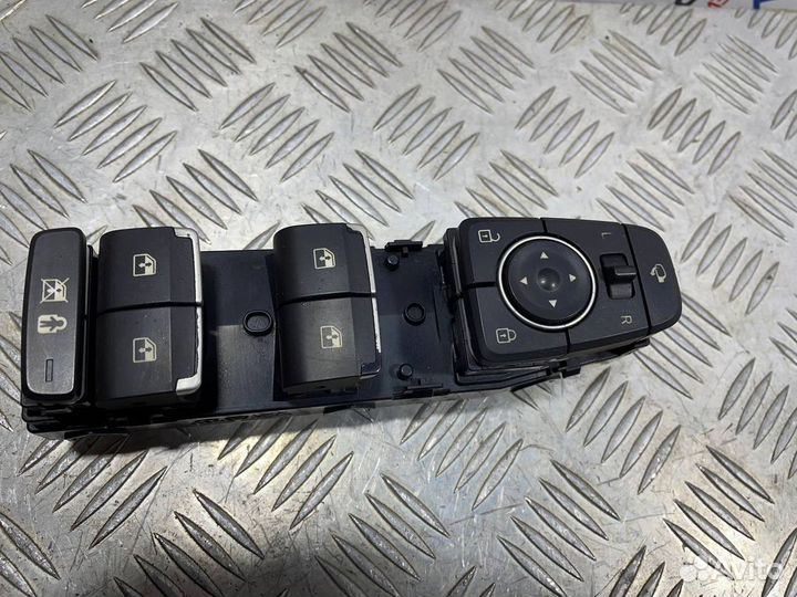 Блок управления стеклоподъемниками Hyundai Santa F