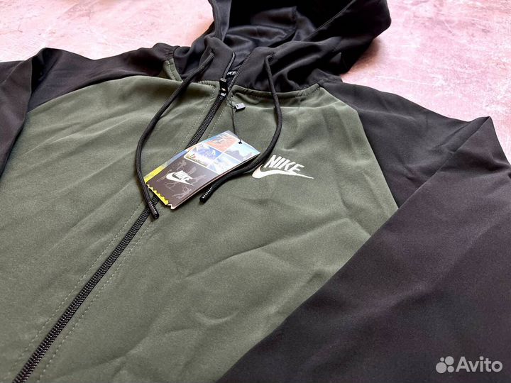 Спортивные костюмы Nike