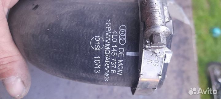 Патрубок интеркулера vag q7 3.0 tdi