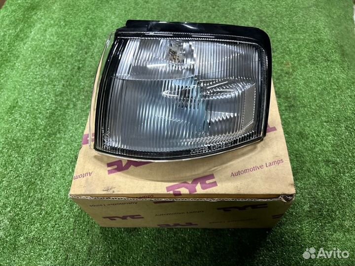 Поворотник передний левый Mazda Demio DW B3