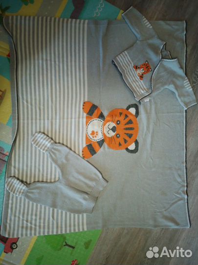 Комплект кофточка, штанишки, плед