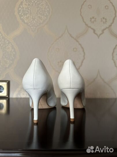 Туфли женские 39 размер кожаные новые