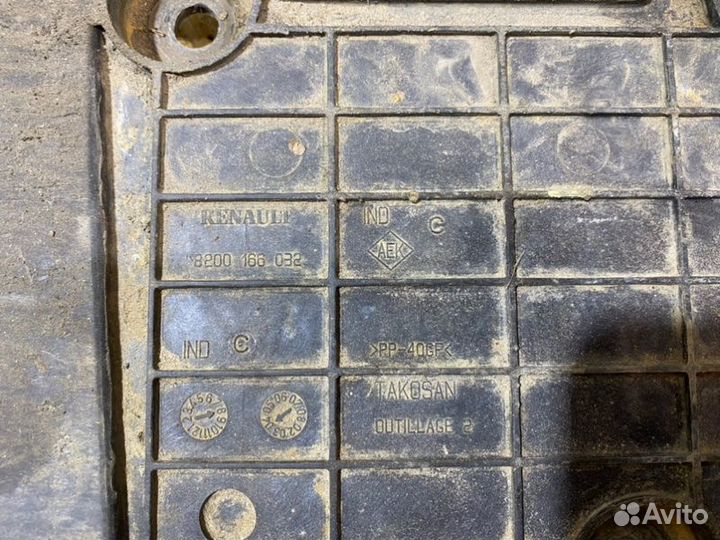 Площадка акб Renault Megane седан K4M 1.6 2005