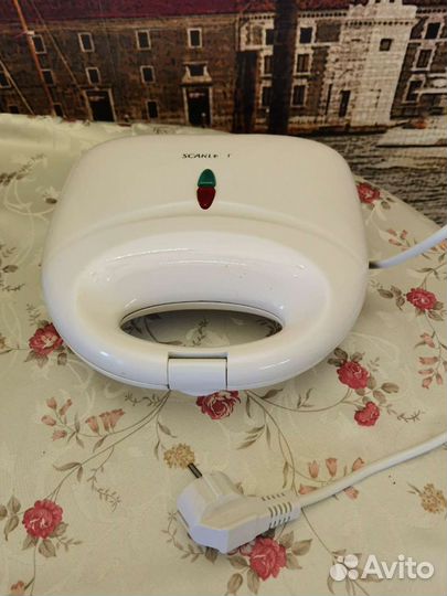 Сэндвичница Scarlett