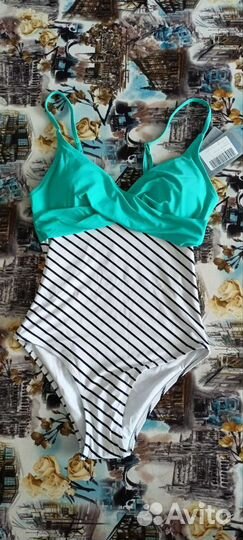 Купальник слитный новый