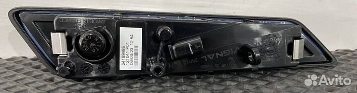 Поворотник левый Volvo FH5 84389663