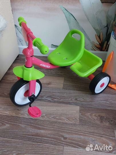 Детский трехколесный велосипед