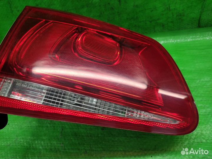 Стоп-сигнал левый в крышку багаж. Touareg NF 10-18