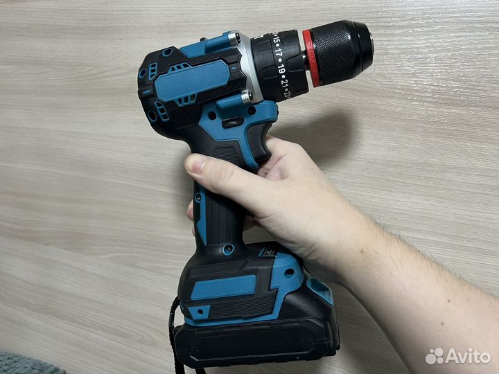 Шуруповерт 20v