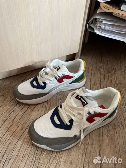Кроссовки мужские 42 размер