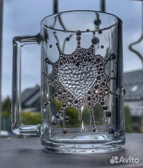 Кружка с инкрустацией стразами