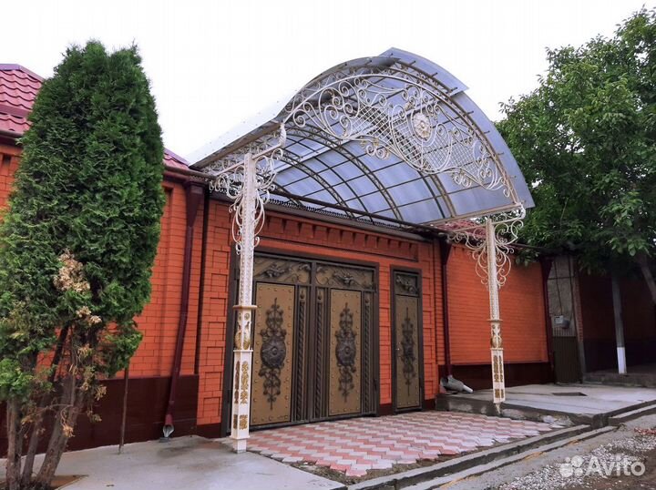 Навесы кованные из поликарбоната