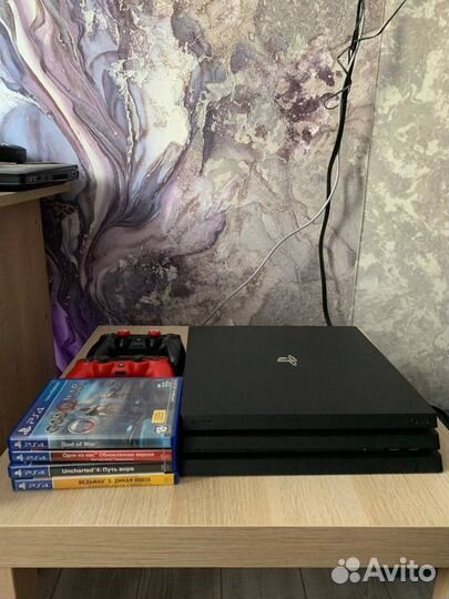 Sony Playstation 4 Pro 1TB с играми