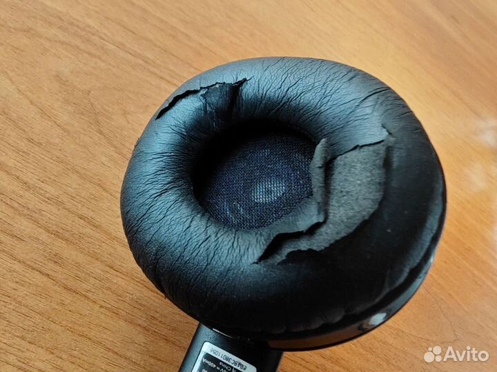 Беспроводные наушники LG HBS-600