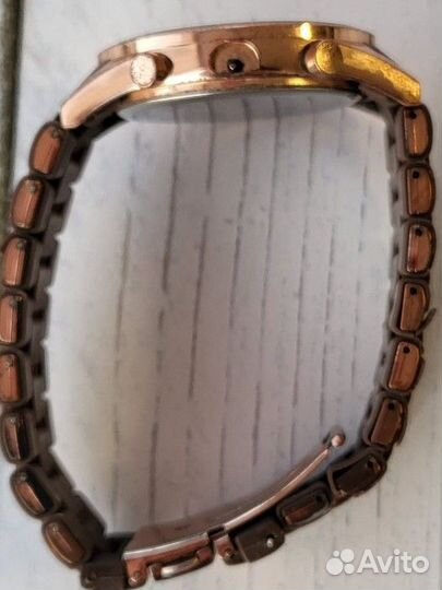 Часы Emporio Armani в удовлетворительном состоянии