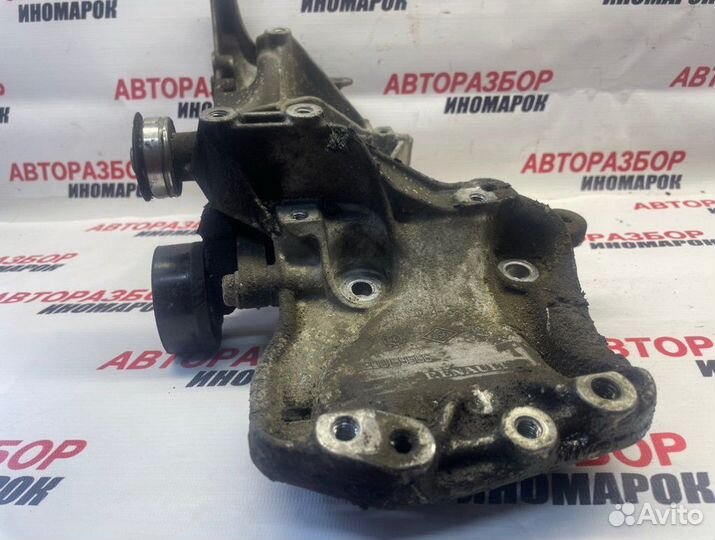 Кронштейн генератора Renault Logan 1 LS K7M710