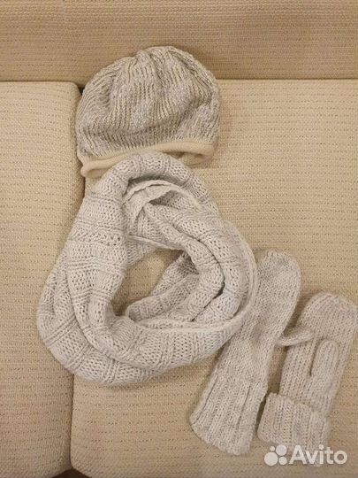 Комплект шапка, шарф и варежки