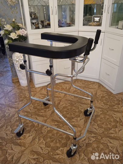 Ходунки для взрослых на колесах