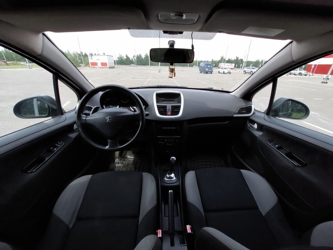 Peugeot 207: фото владельца