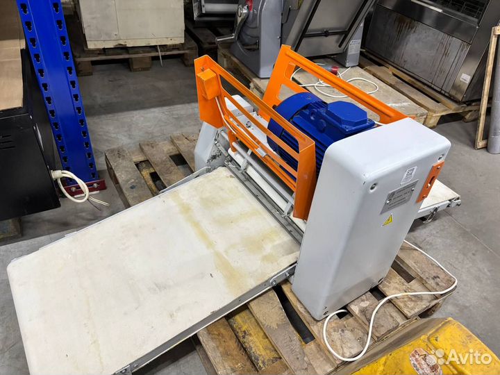 Тестораскаточная машина Станкостроитель