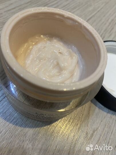 Крем для лица Laura Mercier