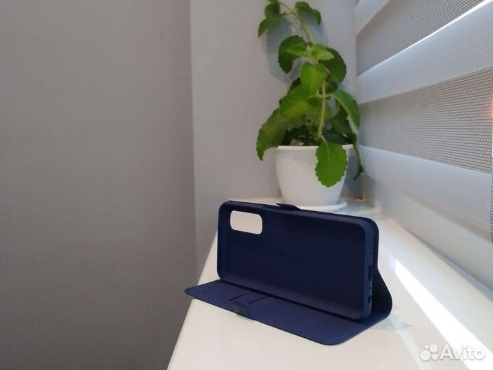 Чехлы на телефон