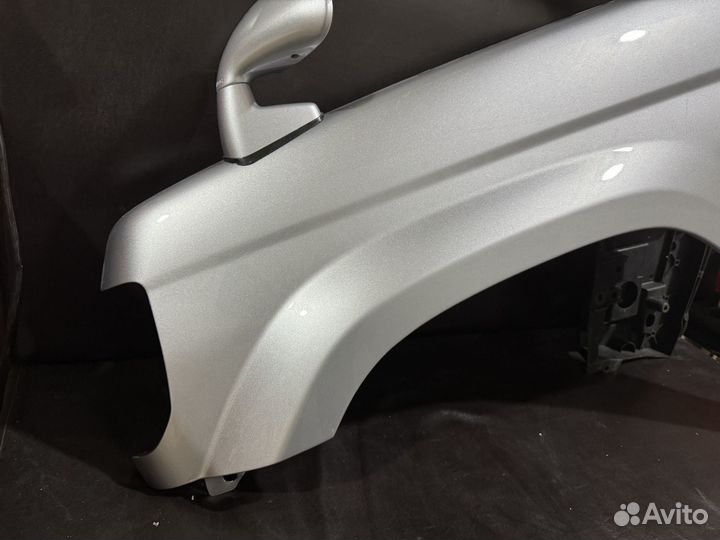 Крыло переднее левое