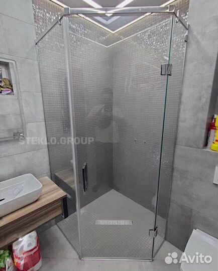 Стеклянная перегородка для ванной