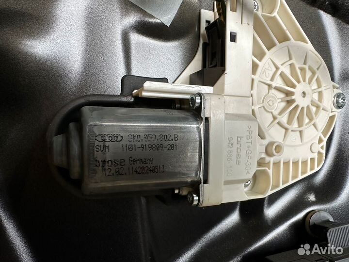 Моторчик стеклоподъемника audi A8 D4