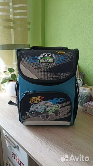 Рюкзак школьный