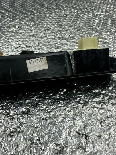 Кнопка стеклоподъемника заднего правого LADA X-ray