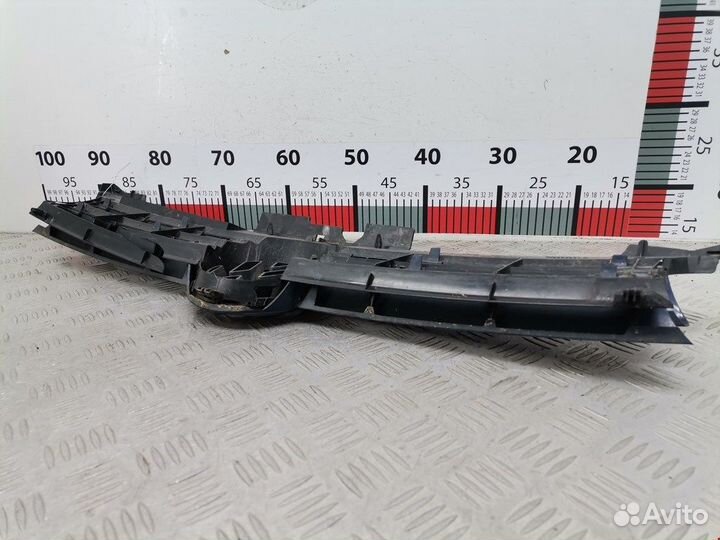 Решетка радиатора для Volkswagen Golf 4 1J0853653C