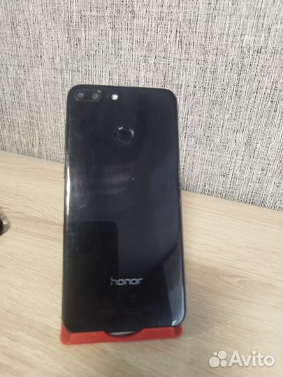 Телефон Huawei Хонор 9 lite