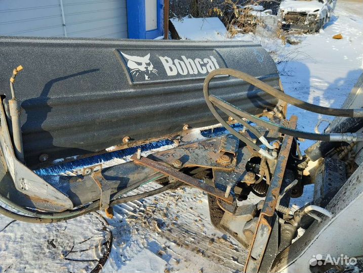 Отвал, навесной экскаватор на bobcat