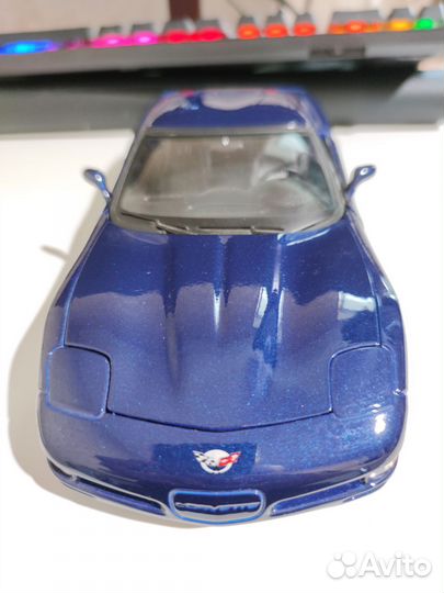 Масштабная модель 1/18 Chevrolet Corvette Bburago