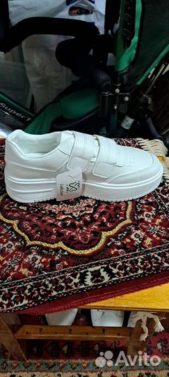Кроссовки женские 36 размер белые