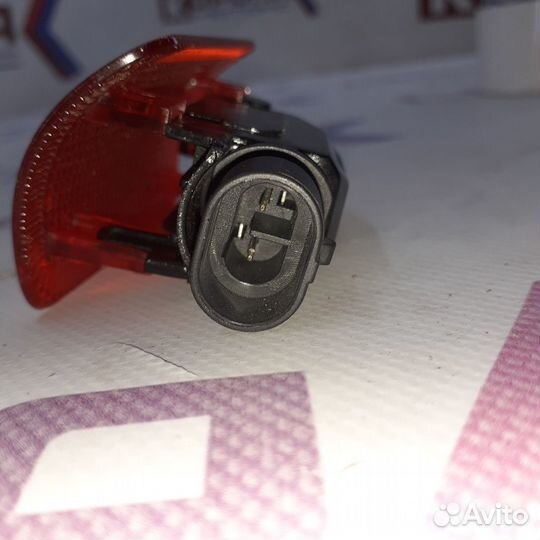 Фонарь двери задней правой