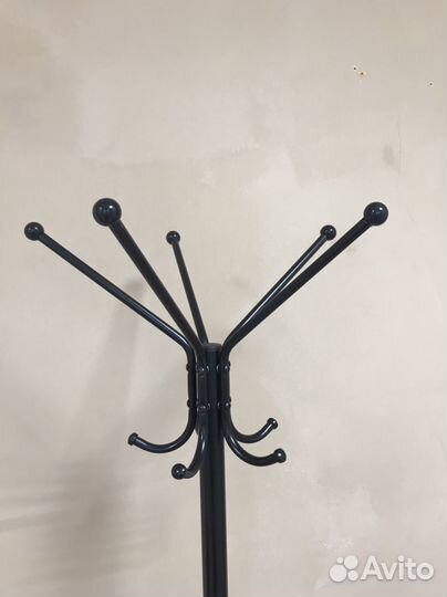 Вешалка напольная металлическая для одежды