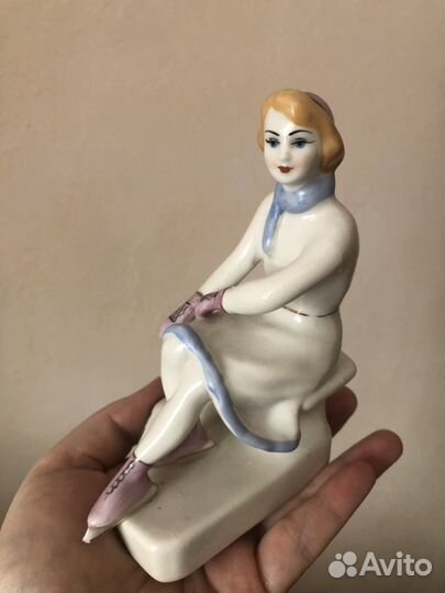 Статуэтка фарфор фигуристка