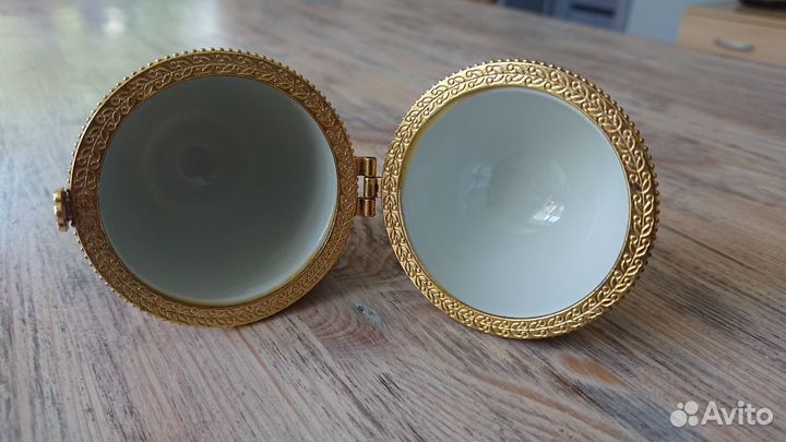 Яйцо шкатулка фарфор