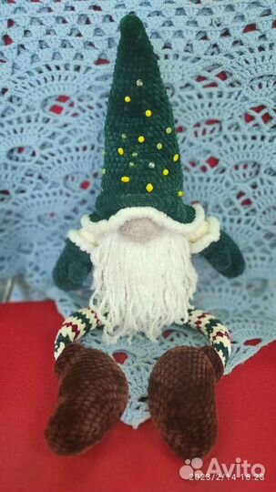 Новогодний гном.Игрушка связанная крючком