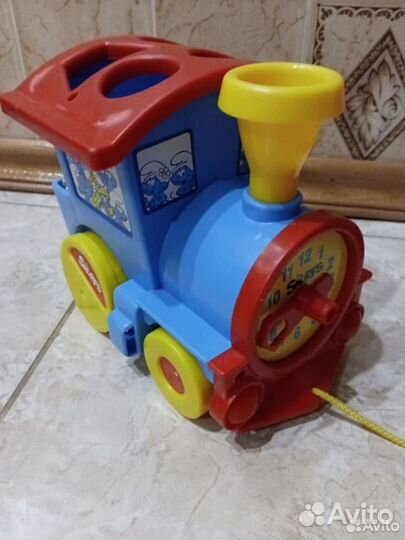 Игрушечный паровозик