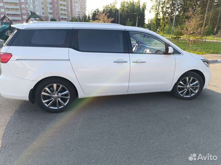 Kia Carnival 2.2 AT, 2018, 137 000 км